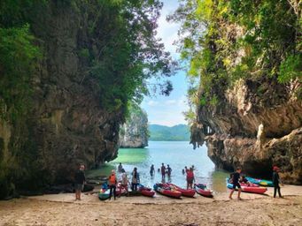 Kayaking at Bor Thor (Half Day)